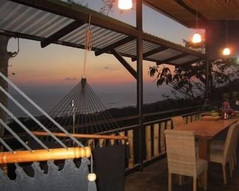 Emerald Abode Romantic, Private, Huge Ocean Views. Affordable Nightly Rates. - Cobano - Balcón