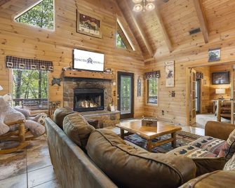 Ozark Preservepremium Log Cabinhottubfirepitcar Chargerfree Ticketsnear Thunder Ridge - Ridgedale - Living room