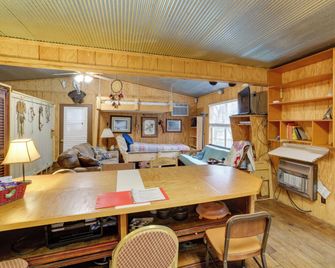 Cozy Riverfront Cabin about 2 Mi to Main Street Hardy - Hardy