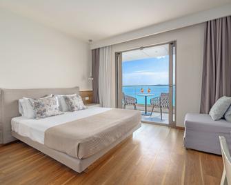 Ammon Zeus Hotel Κασσάνδρα - Καλλιθέα - Κρεβατοκάμαρα