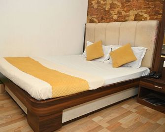 Hotel New Maurya Royal - Sasarām - Bedroom