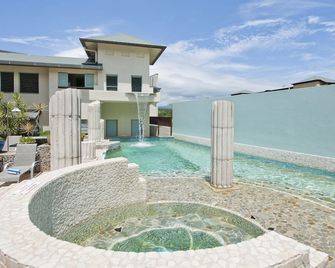 Mantra in the Village Port Douglas - Port Douglas - Kolam