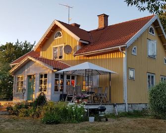 Schwedenstuga in the heart of Smaland surrounded by meadows, forests and lakes - Vimmerby - Gebäude