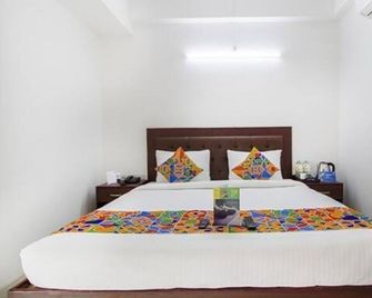 Fabhotel Limestone Suites - Near Yashoda Hospitals, Somajiguda - Hyderabad - Habitación