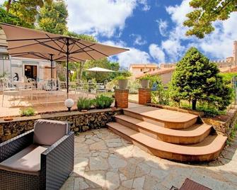 Albergo Etruria - Volterra - Patio
