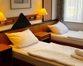 Hotel zur Eiche - Meerane - Camera da letto