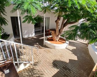 Villa Saffier - Windhoek - Patio