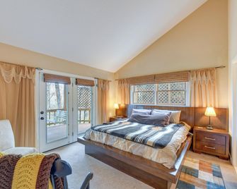 Franklin Cabin Deck with Smoky Mountain Views! - Franklin