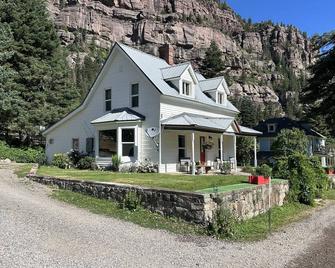 360 Views! Walk To Main Street and Hot Springs Pool! Relax And Enjoy The View - Ouray - Building