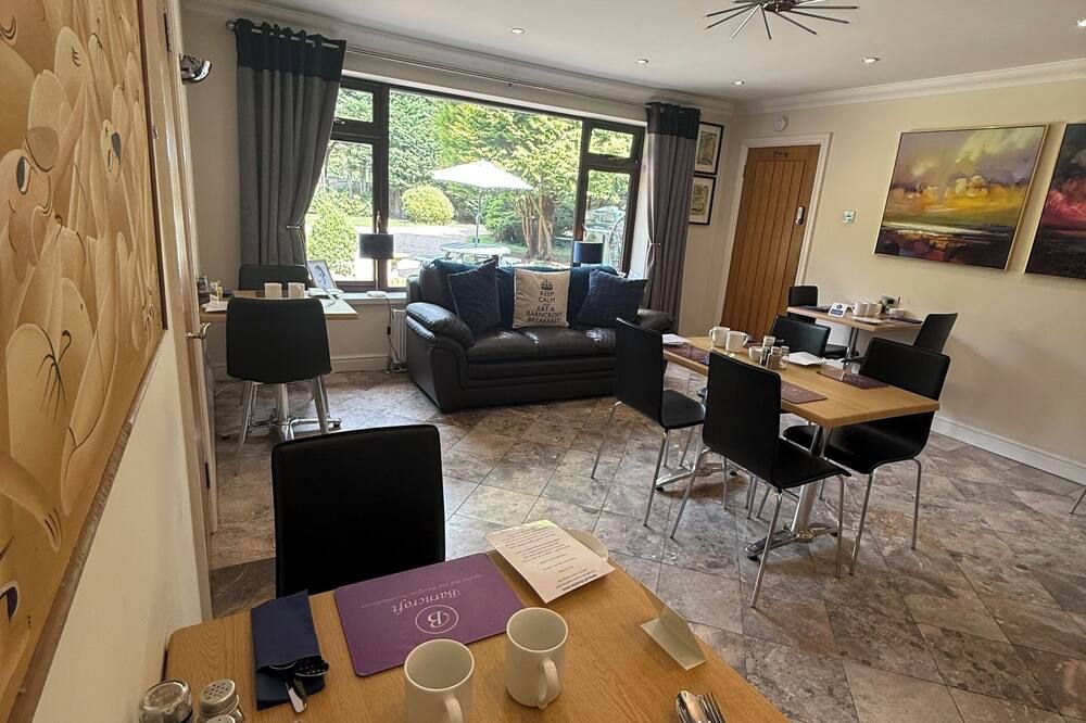 Barncroft Luxury Guest House - סוליהול - חדר אוכל