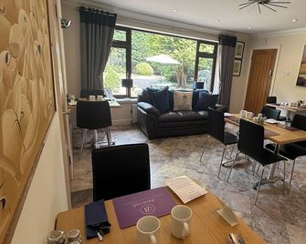 Barncroft Luxury Guest House - Solihull - Salle à manger