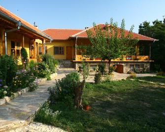 Pelican Birding Guest House - Vetren (Silistra) - Vista del exterior