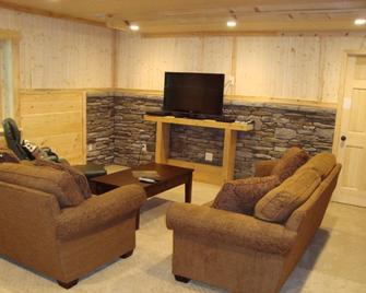 The Blackbear 4 bed log cabin with loft and cathedral ceilings - Pipestem - Living room