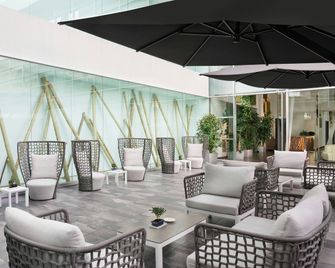 Sheraton Milan Malpensa Airport Hotel & Conference Centre - Ferno - Patio