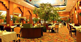 Gran Senyiur Hotel - Balikpapan - Ravintola
