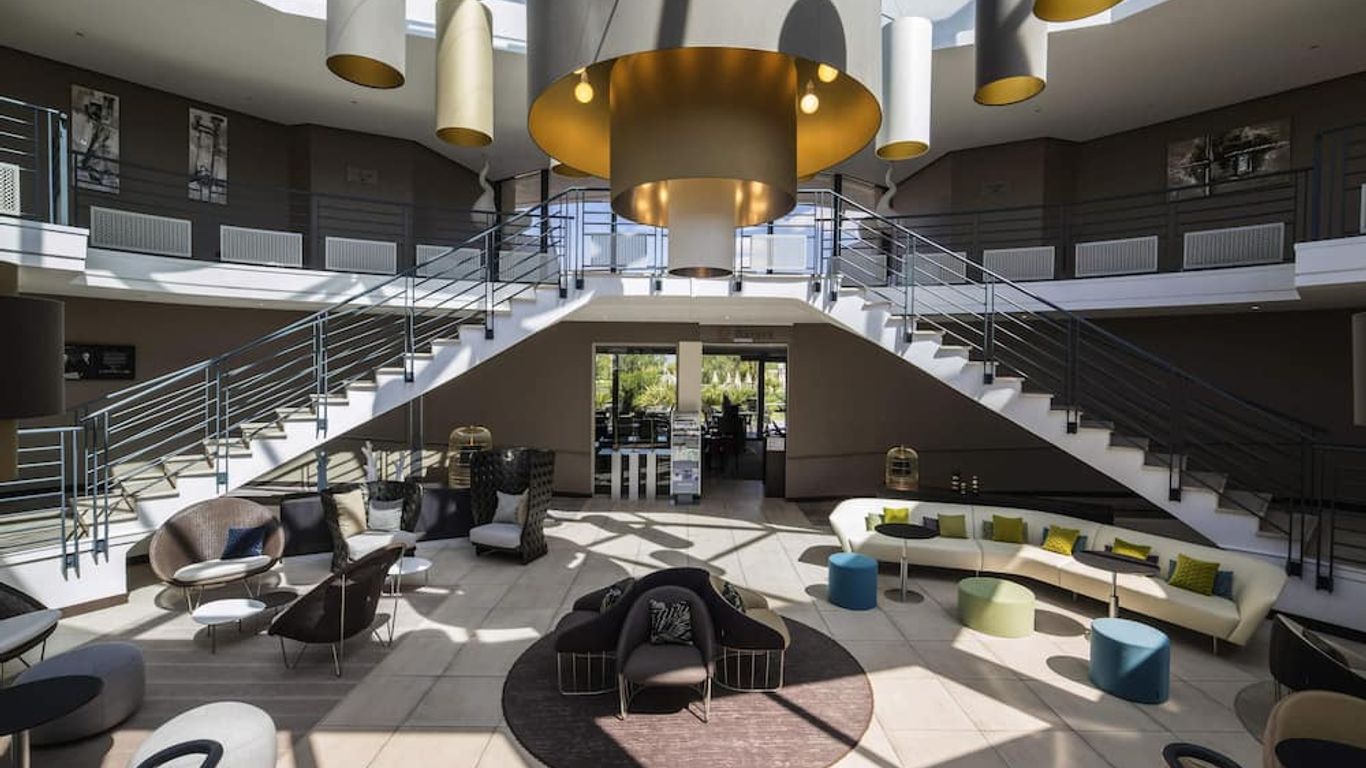 نوفوتيل لا جراند موت جولف