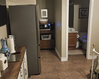 Nicola's Perfect Place, a charming studio with AC in fabulous Banning CA - Banning