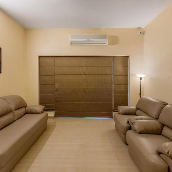 Treebo Premium Nestlay Rooms Nungambakkam image 1