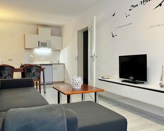 Appartementhaus Sonnenschein - Binz - Living room