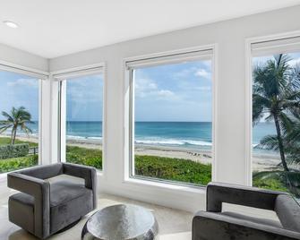 Direct Oceanfront newly remodeled estate - Highland Beach - Living room