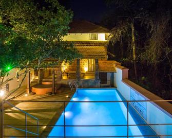 Lar Amorosa Boutique Hotel - Portuguese Stay in Goa - Penha de França - Piscina