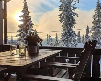 Awesome Home in Sjusjoeen With Wifi - Sjusjøen - Balcony