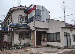 Fujimi - Kōnosu - Edificio
