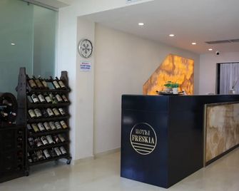Hotel Freskia - Velipojë - Front desk