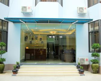Hotel Royal Rose - Mandalay - Building