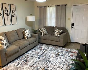 Embrace Peaceful Luxury in a Contemporary Escape - Brownsville - Living room