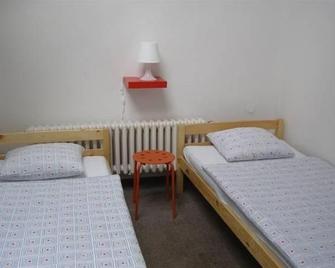 Hostel Praha Ládví - Prague - Bedroom