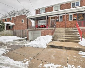 6 Mi to Dtwn Pittsburgh Townhome with Porch - Pittsburgh - Building