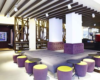Novotel London Brentford - Brentford - Sala de estar