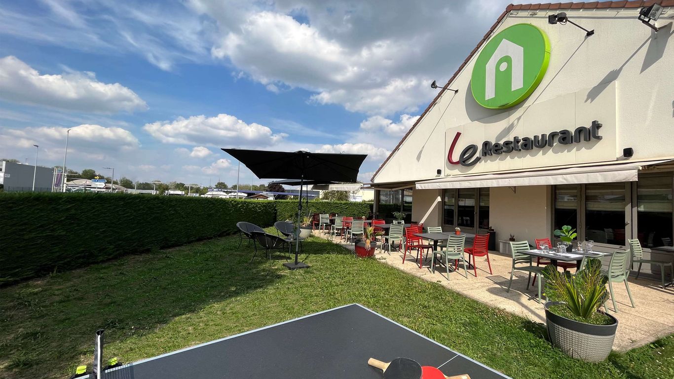 Campanile Villejust - za Courtaboeuf