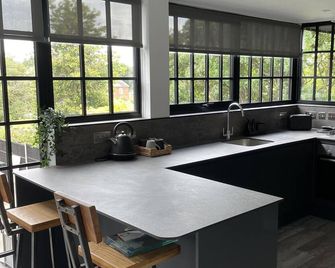 Booking Urban Halstead - Halstead - Küche