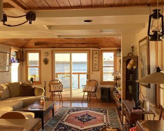 Finger Lakes Spectacular Cayuga Water Front Private & Super Clean! Best Location - Seneca Falls - Living room