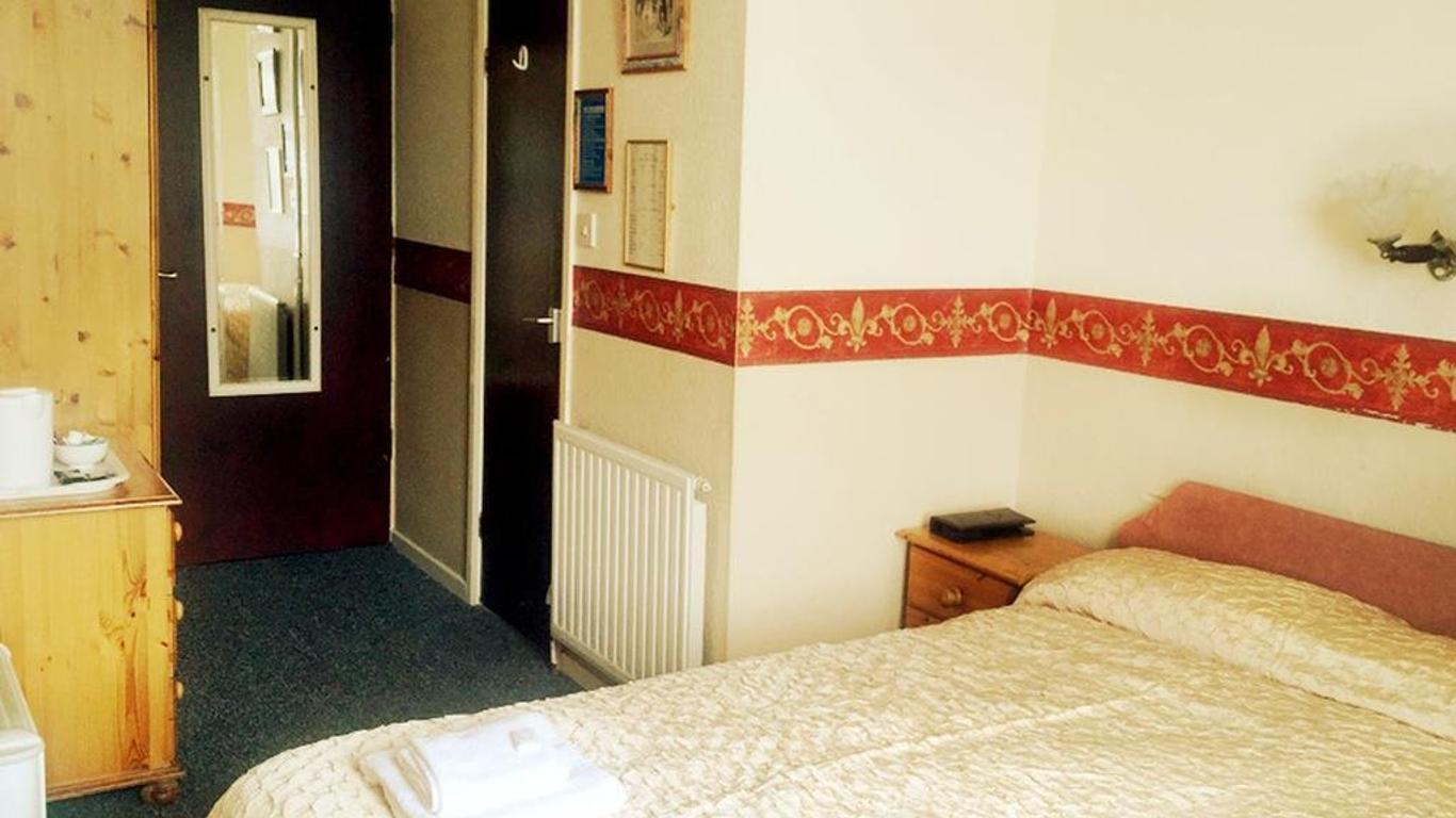 St Elmo Hotel