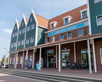 Comfortable Hotel Room in Center of Volendam - Volendam - Edificio