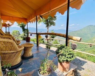 Ananta Prana Glamping Resort Hotel Mussoorie - Mussoorie - Balcony
