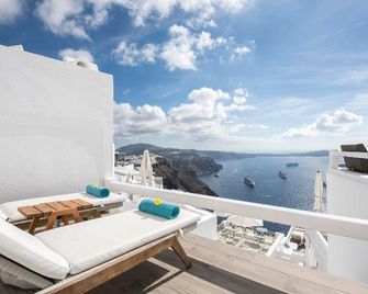 Aqua Mare Luxury Suites - Thera - Balcony