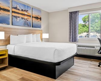 Days Inn by Wyndham Billings - Billings - Bedroom