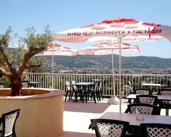 Logis Hotel Le Col De L'ange - Draguignan - Balkon