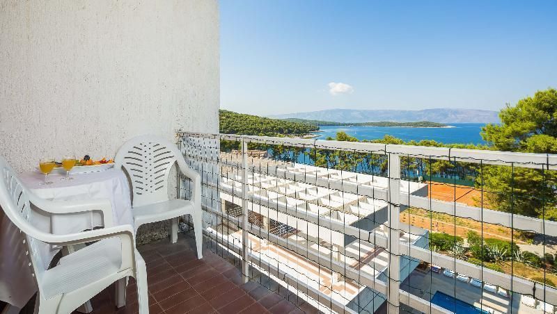 Guest House Jelsa - Jelsa - Balcony