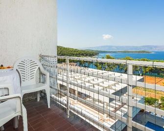 Guest House Jelsa - Jelsa - Balkon