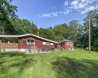 2 Bedroom Awesome Home In Ljungby - Ljungby - Building