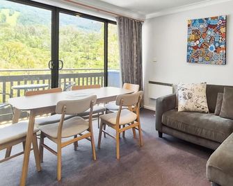 Mowamba D4 - Thredbo - Comedor