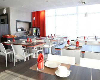 Adonis Paris Sud - שביי-לארו - מסעדה