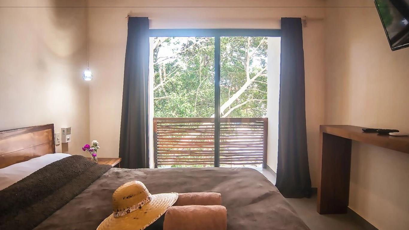 Hotel Uolis Nah