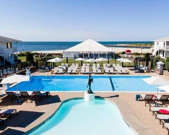 Scenic River View Room, Outdoor Pool w/ Scenic View, Near Bass River Lighthouse - Yarmouth - Bazén