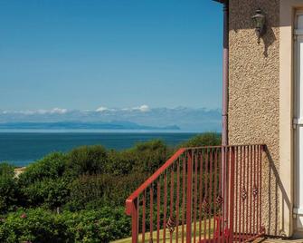 4 bedroom accommodation in Lendalfoot, near Girvan - Girvan - Balcony